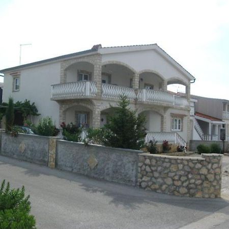 Apartmani Stjepan Veselko Vir Εξωτερικό φωτογραφία